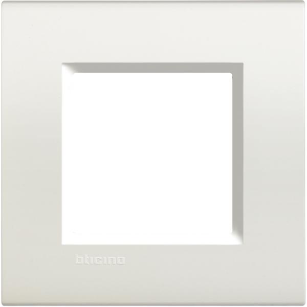 Placa embellecedora Livinglight de color Blanco - 2mod