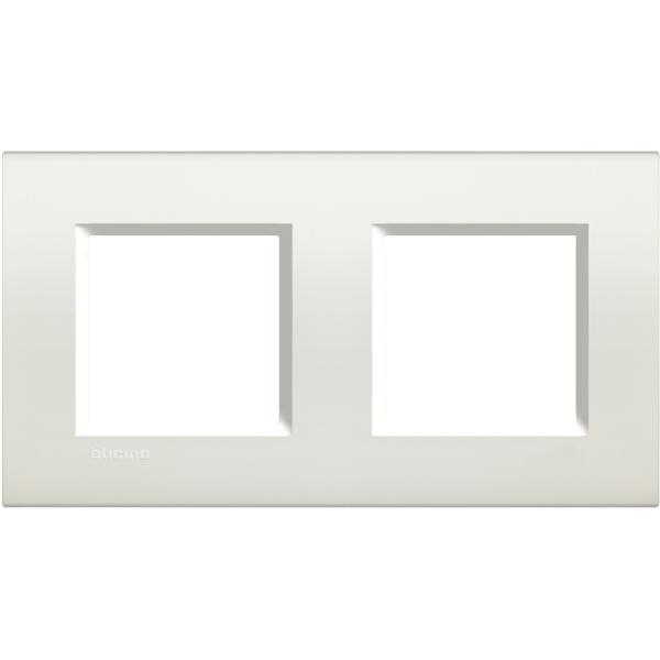 Placa embellecedora Livinglight de color Blanco - 2x2mod